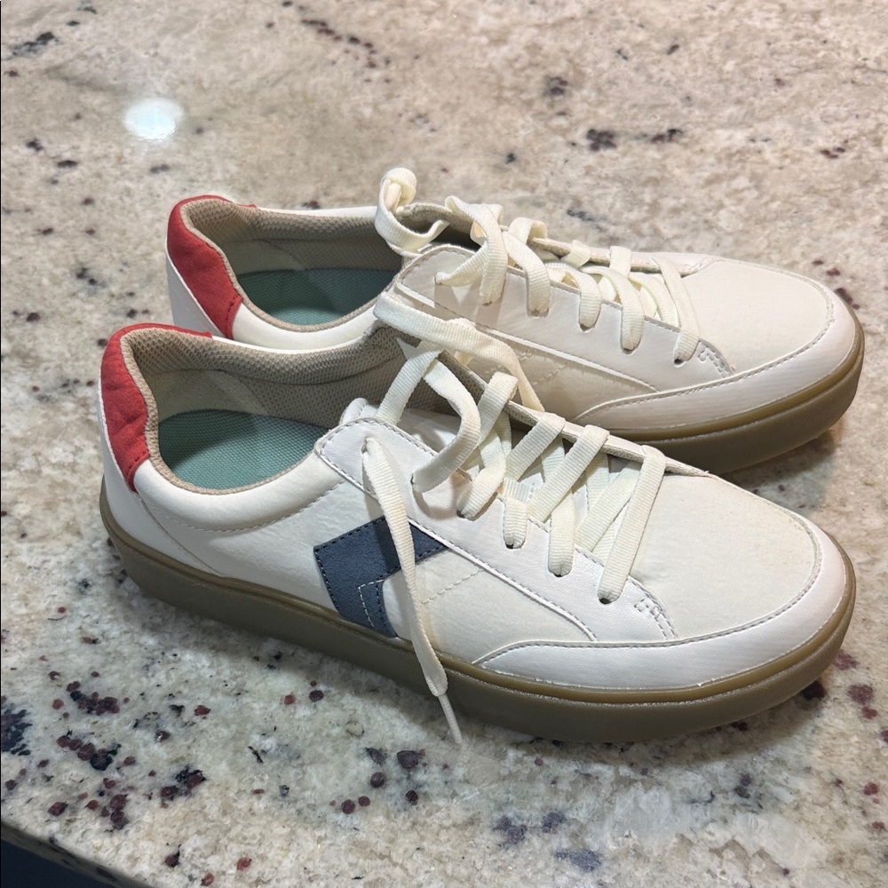 Dr. Scholl's Cream and Red Sneakers. Women’s size 8.5. NWOT.